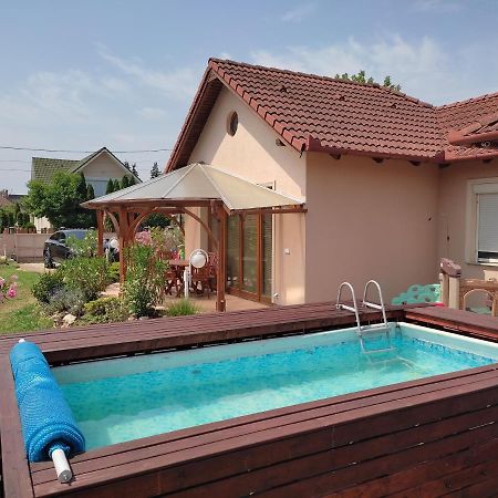 Aqua Azur Apartman Hajdúszoboszló Buitenkant foto