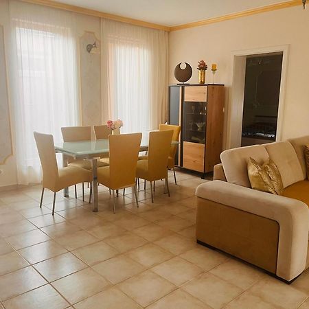 Aqua Azur Apartman Hajdúszoboszló Buitenkant foto