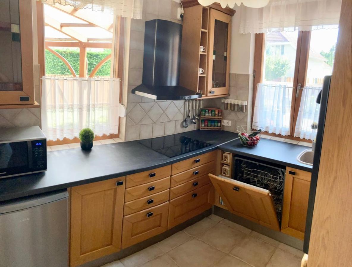 Aqua Azur Apartman Hajdúszoboszló Buitenkant foto