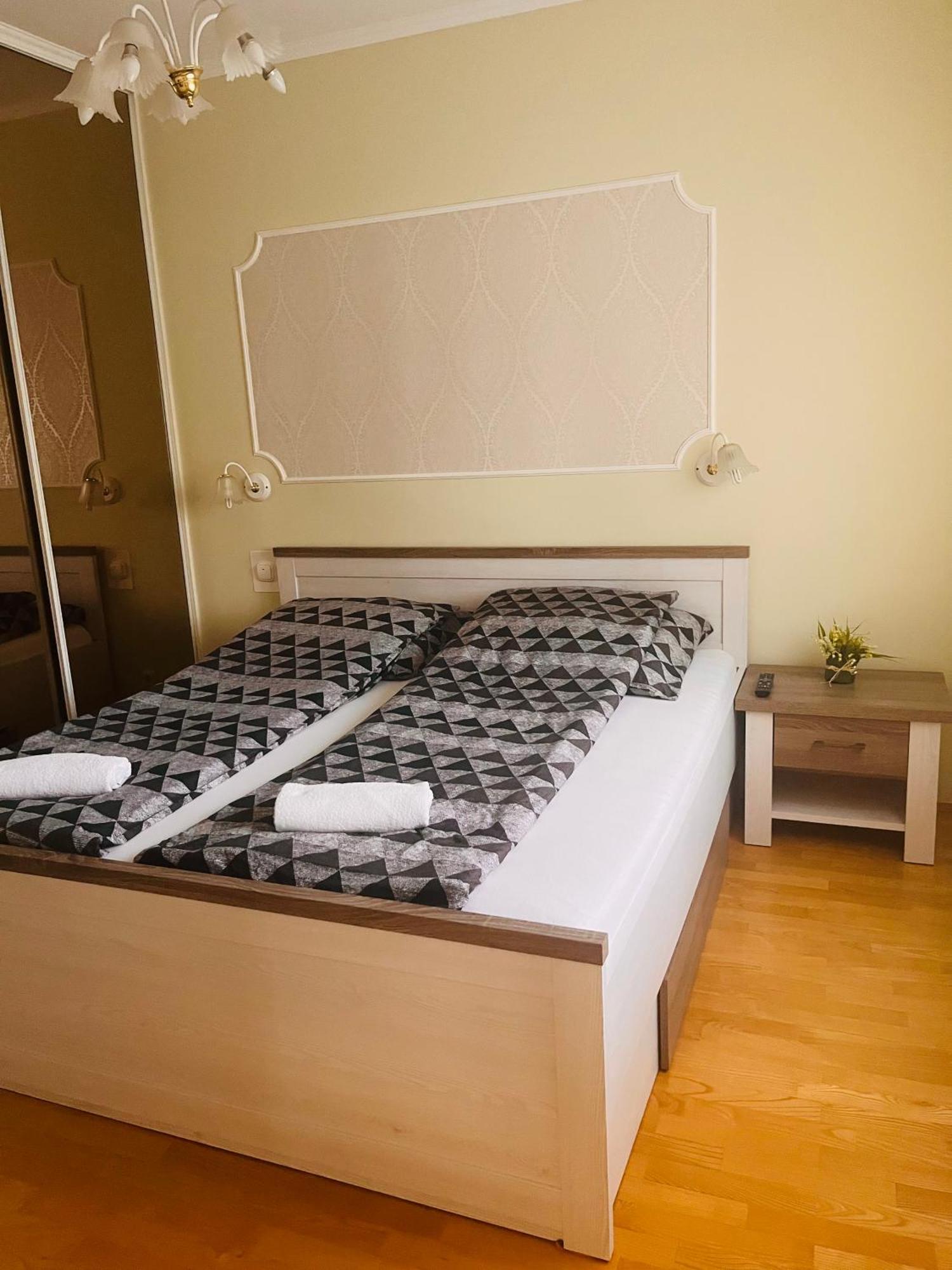Aqua Azur Apartman Hajdúszoboszló Buitenkant foto