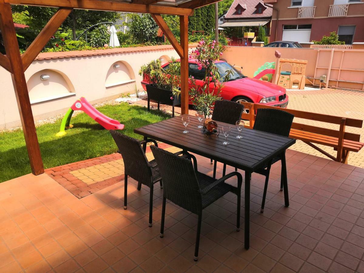 Aqua Azur Apartman Hajdúszoboszló Buitenkant foto