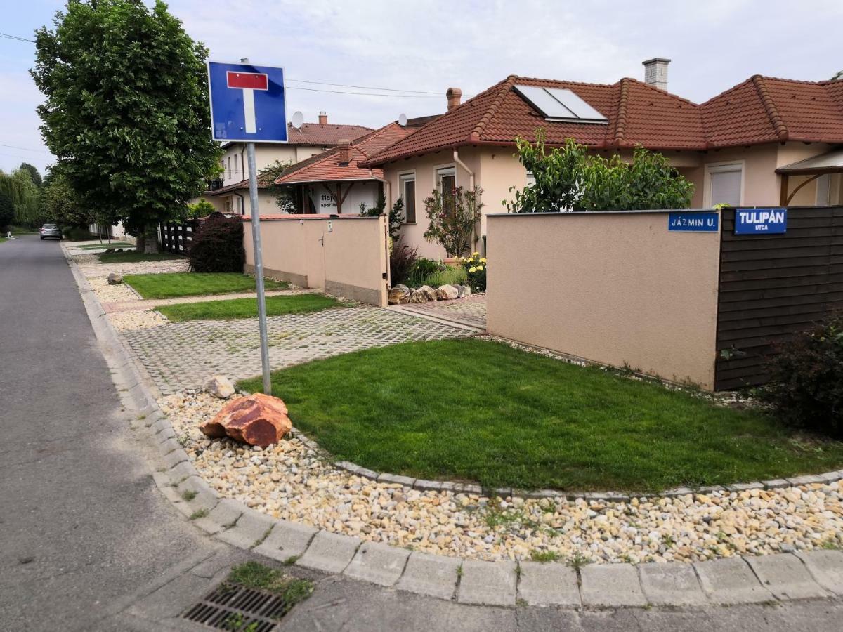 Aqua Azur Apartman Hajdúszoboszló Buitenkant foto